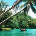 Wisata Susur Sungai di Kali Cokel Pacitan