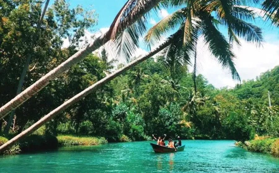 Wisata Susur Sungai di Kali Cokel Pacitan
