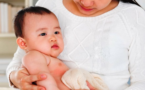 Cara Mengatasi Bayi Cegukan