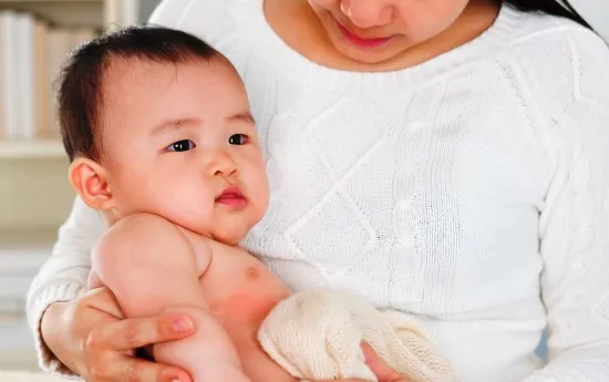 Cara Mengatasi Bayi Cegukan