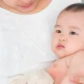 Cara Mengatasi Cegukan pada Bayi dengan Mudah
