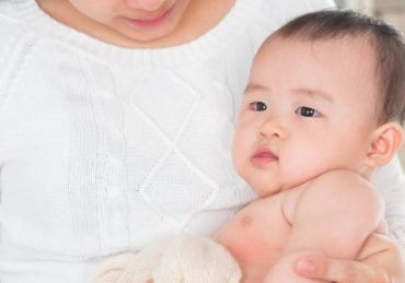 Cara Mengatasi Cegukan pada Bayi dengan Mudah