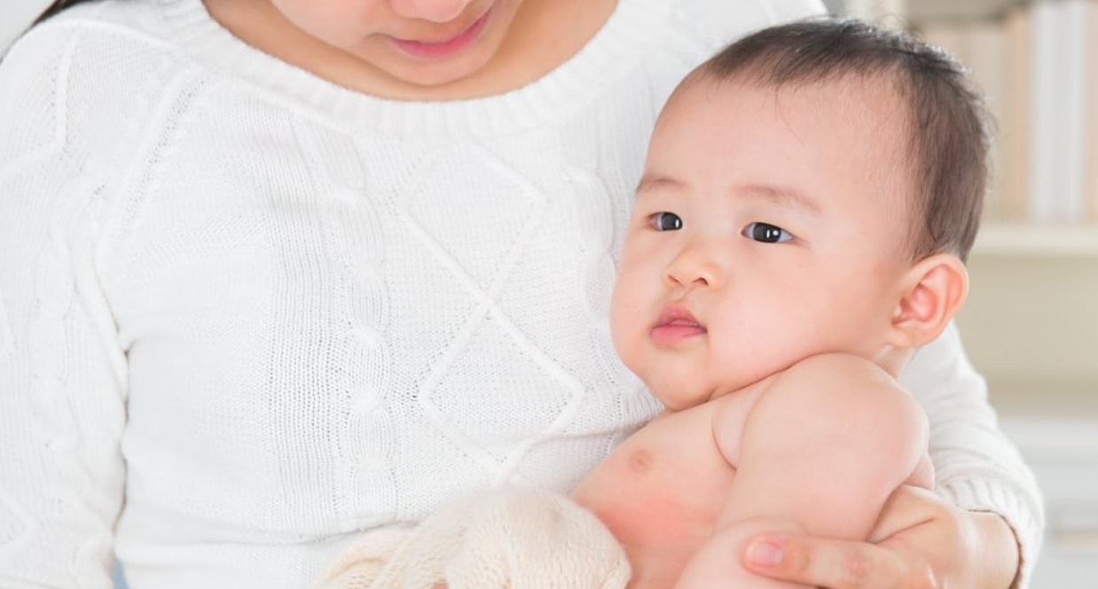 4 Cara Mengatasi Cegukan pada Bayi dengan Mudah