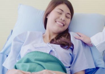 Tips Pemulihan Pasca Melahirkan Lewat Bedah Caesar yang Efektif