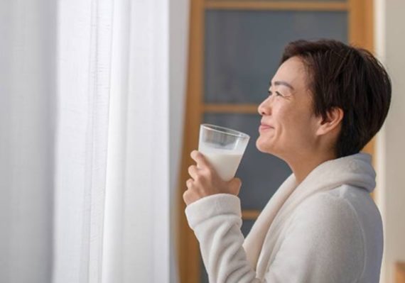 Tips Memilih Susu Penambah Massa Otot untuk Lansia yang Perlu Diketahui