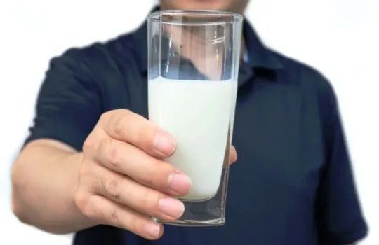 Tips Memilih Susu Penambah Massa Otot untuk Lansia