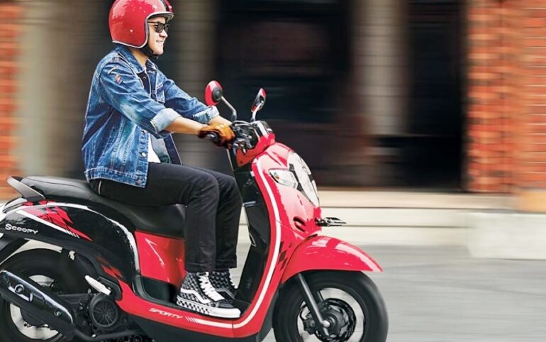 Motor Matic Buat Mahasiswa yang Kehidupan Kampusnya Super Sibuk