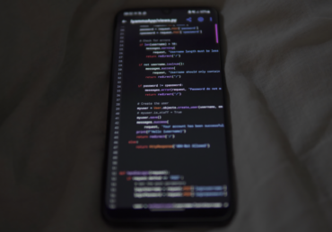 Pilihan aplikasi belajar coding terpopuler untuk pemula dan profesional